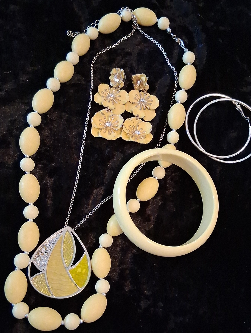 Vintage Cream and Yellow Floral Necklace Set